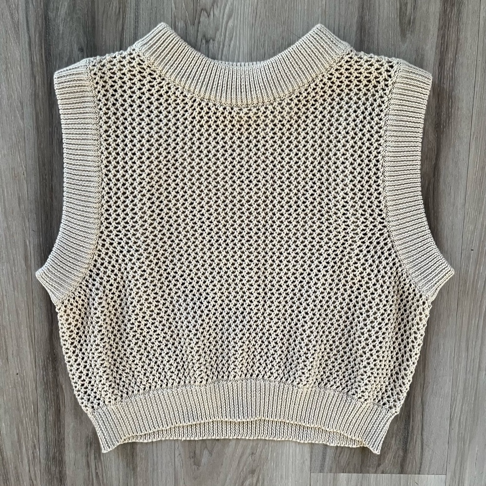 En Saison Revolve Small Tan Knit Sleeveless Crewneck Cropped Sweater Blouse